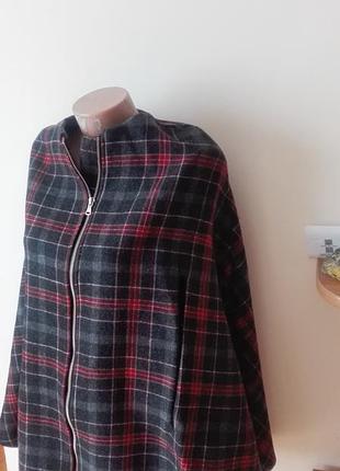 Дизайнерський кейп-пончо 2