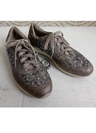 Женские кроссовки, фирма donkers