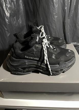 Кросівки balenciaga triple s оригінал