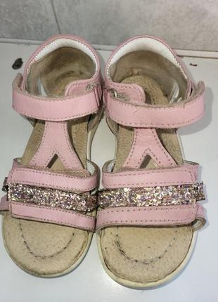 Босоножки. сандали на девочку