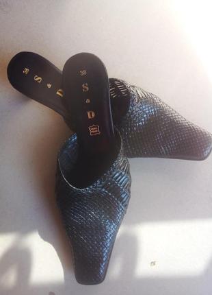 Плетенные кожснные мюли на небольшом каблуке