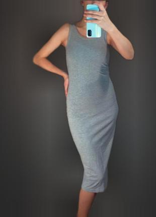 Стречева силуетна сукня
