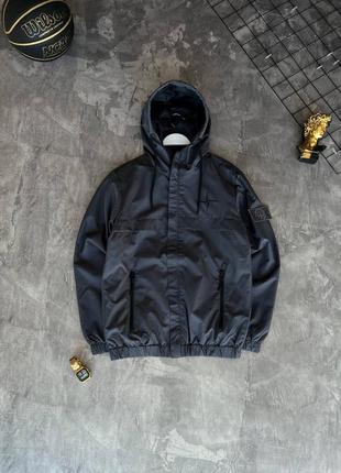 Мужская серая спортивная куртка-ветровка stone island