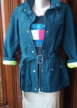 Ветровка   tommy hilfiger . р s- 44