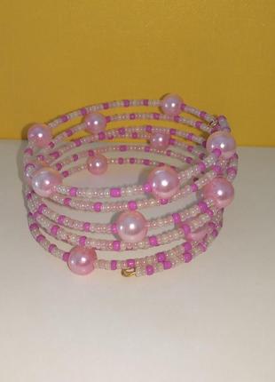 Браслет розовый с памятью с бусинами