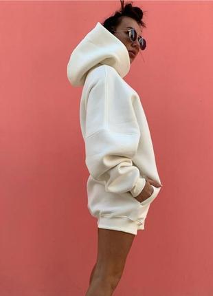 Белое худи оверсайз