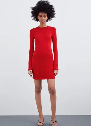 Червона сукня від zara сукня по фігурі