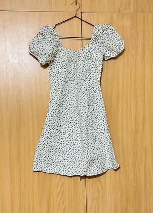 Легкое платье