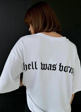 Базовая женская оверсайз футболка из вискозы с надписью на спине5 фото