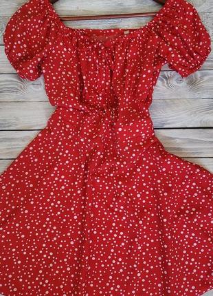 Червоне літнє плаття в дрібний горошок