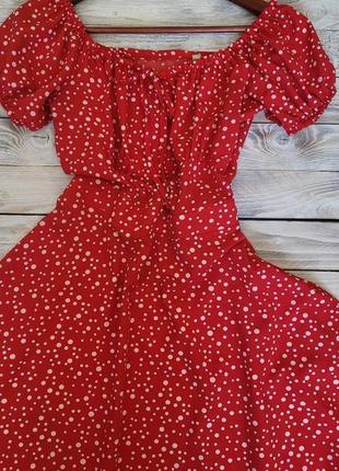 Червоне літнє плаття в дрібний горошок