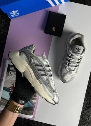 Шикарные стильные женские кроссовки adidas wochenende New