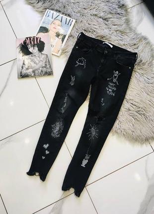 Джинсы с тату от zara z1975 basic denim collection л