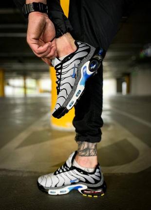 Мужские кроссовки очень высокое качество не сковывают в движении удобные в носке плотные на осень мужские