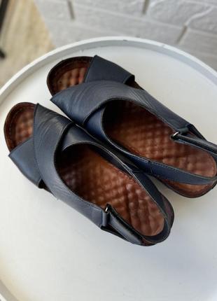 Босоніжки шкіряні