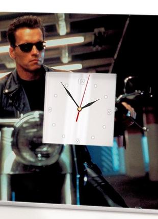 Часы "терминатор. шварценеггер. terminator" подарок для фанатов кино, сериалов, украшение интерьера