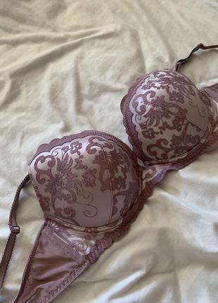 Сиреневый бюстгальтер фиолетовый бюстгальтер