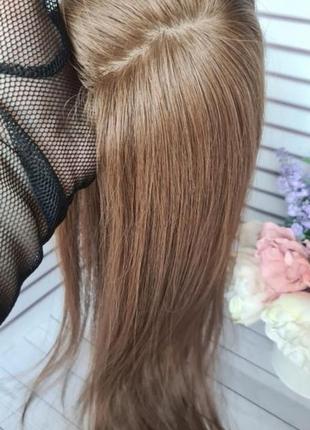 Накладка топер с имитацией кожи головы из натуральных волос.