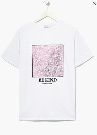 Белая фирменная оверсайз футболка be kind matalan