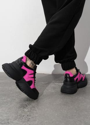 Черные кроссовки с грубой подошвой и вставками3 фото