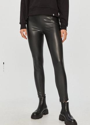 Кожаные брюки (лосины) guess