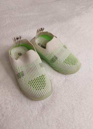 Кроссовки сетки