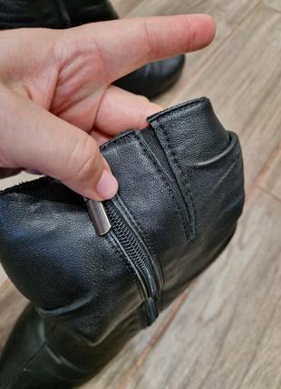 Прекрасні осінні чобітки, натуральна шкіра, є сліди носки, але в цілому гарний стан