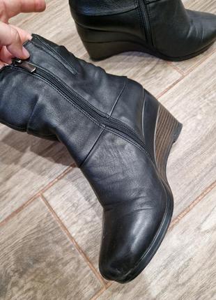 Прекрасні осінні чобітки, натуральна шкіра, є сліди носки, але в цілому гарний стан