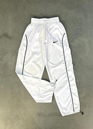 Нейлонові штани найк , спортивні нейлонові штани nike на осінь , чоловічі , жіночі , білі , на утяжкха