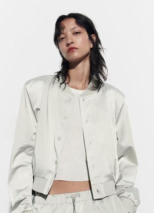 Костюм zara ( бомбер і брюки )