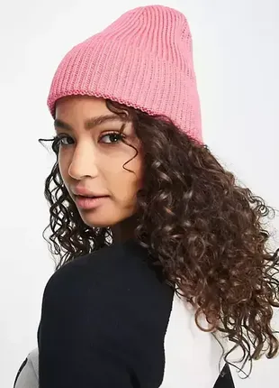 Нова яскрава рожева вʼязана шапка asos cos & other stories h&m zara