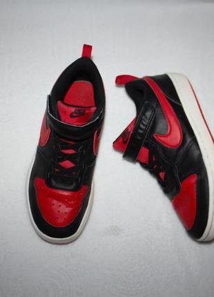 Кросівки фірми nike 35 розміри по устілці 22 см.