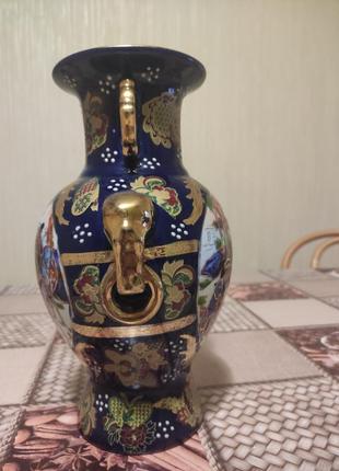 Фарфоровая ваза восточная