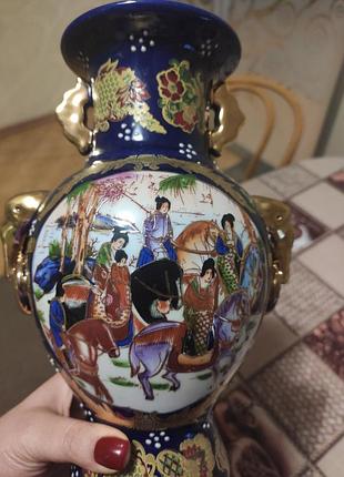 Фарфоровая ваза восточная