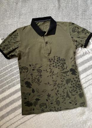 Футболка поло чоловіча з коротким рукавом та квітковим принтом