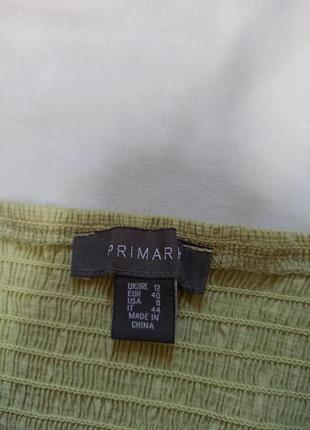 Топ на тонких бретелях со сборкой на груди