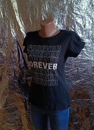 Чорна футболка