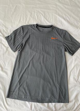 Футболка nike dri fit