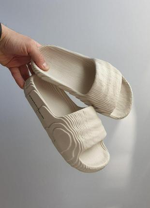Adidas slides adilette 22 • beige •