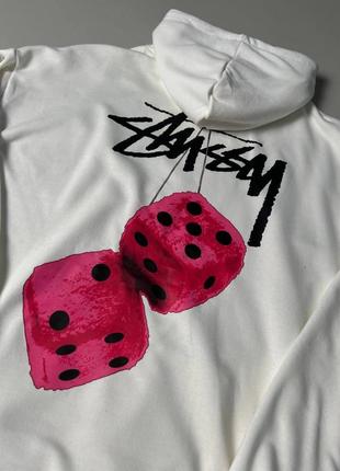 Найпопулярніше худі 
від stussy 4