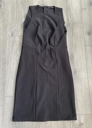 Сукня чорна класична облягаюча zara