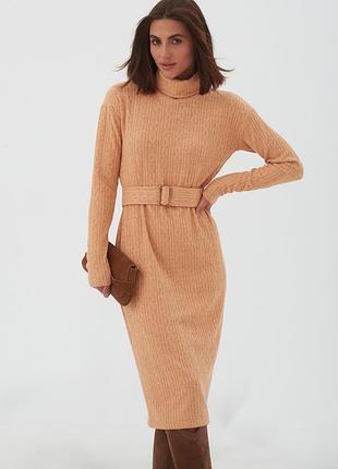 Платье-гольф  с вязаного трикотажа с косами