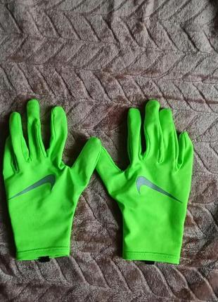 Перчатки nike miler running ghost green