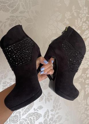 Сапоги на каблуке 39-40