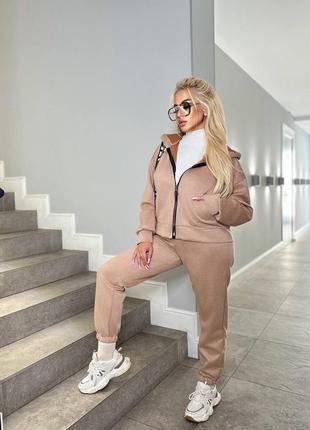 Замшевый брючный костюм