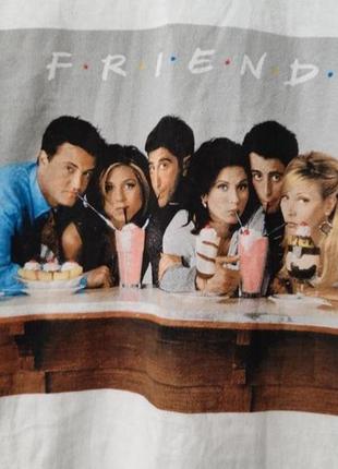 Белая футболка friends