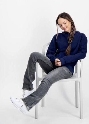 Худі з етикеткою