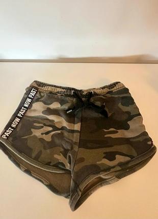 Шорти bershka