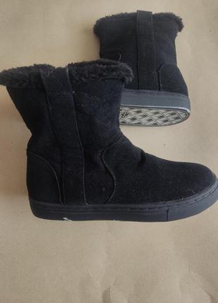 Чоботи нові під замш