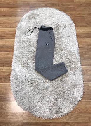 Спортивные штаны nike modern fit